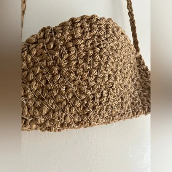 Handwoven “Moon” bag - Picture 9 of 16